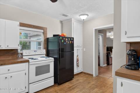 3718 Peach Drive, Jacksonville FL - photo 15 of 42