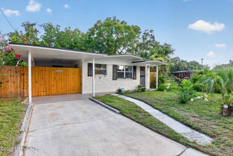 3 bedroom Single Family Residence at 2328 W 10th Street, East Grand Park, Jacksonville — photo 2