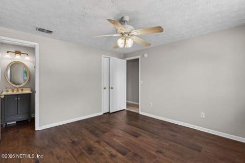 9925 Timberlake Drive, Jacksonville FL - photo 20 of 37