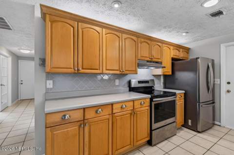 9925 Timberlake Drive, Jacksonville FL - photo 14 of 37