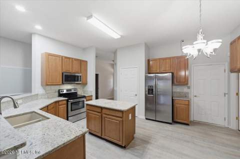 7366 Hawks Cliff Drive, Jacksonville FL - photo 12 of 40