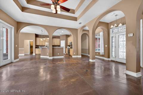 241 Pioneer Trail, Palatka FL - photo 10 of 85