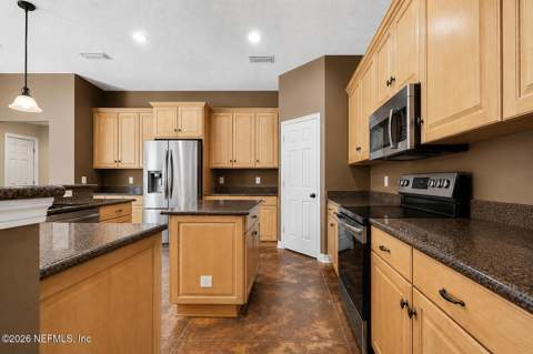 241 Pioneer Trail, Palatka FL - photo 12 of 85