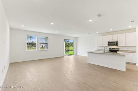 7333 Everett Forest Drive, Jacksonville FL - photo 6 of 27