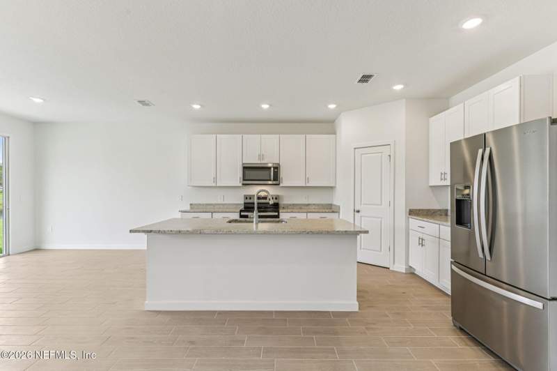 4 bedroom Single Family Residence at 7333 Everett Forest Drive, Cypress Meadows, Jacksonville — photo 3