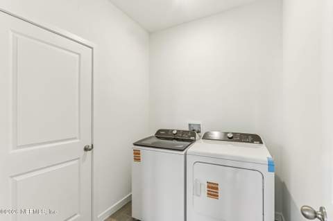 7333 Everett Forest Drive, Jacksonville FL - photo 16 of 27
