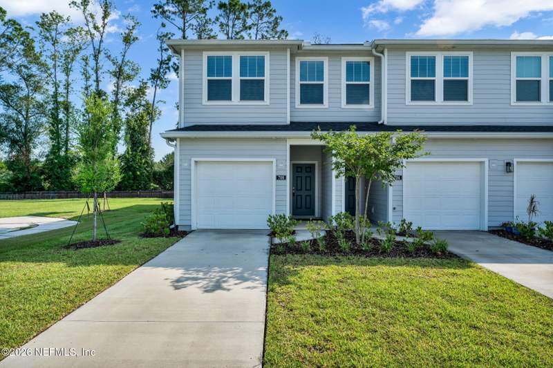 4 bedroom Townhouse at 708 Holly Lakes Drive, Townhomes of Holly Cove, Orange Park — photo 2
