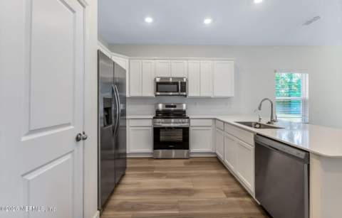708 Holly Lakes Drive, Orange Park FL - photo 8 of 26
