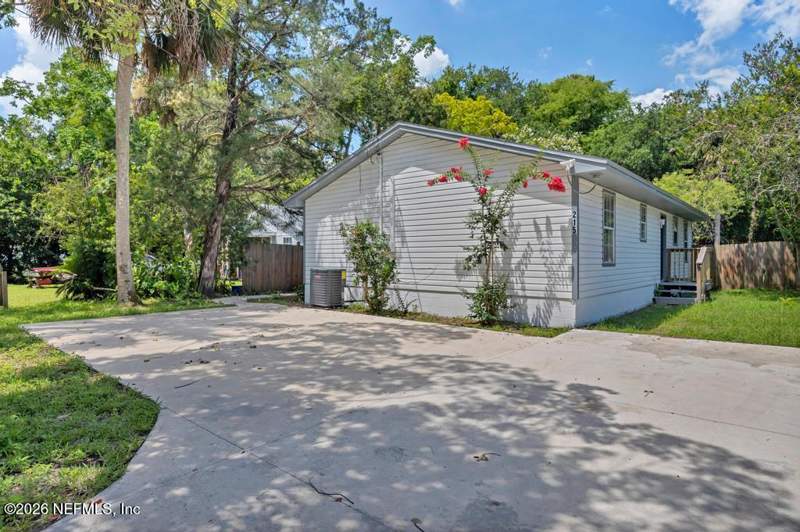 3 bedroom Single Family Residence at 215 Nesmith Avenue, Ravenswood, St. Augustine — photo 2