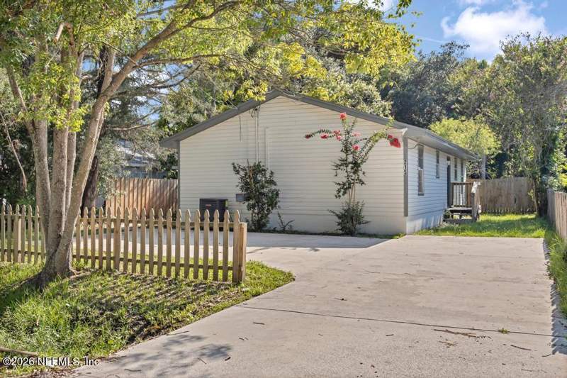 3 bedroom Single Family Residence at 215 Nesmith Avenue, Ravenswood, St. Augustine — photo 5