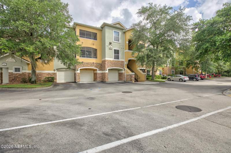 2 bedroom Condominium at 8539 Gate Parkway #616, Villa Medici, Jacksonville — photo 2