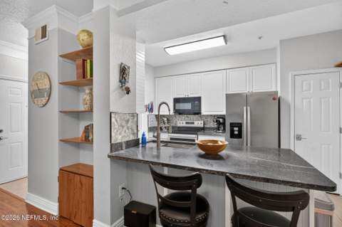 8539 Gate Parkway #616, Jacksonville FL - photo 13 of 75