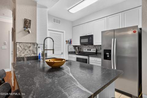 8539 Gate Parkway #616, Jacksonville FL - photo 15 of 75
