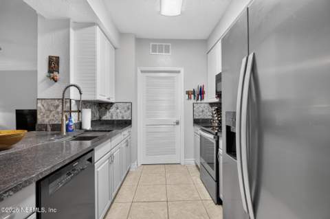 8539 Gate Parkway #616, Jacksonville FL - photo 19 of 75