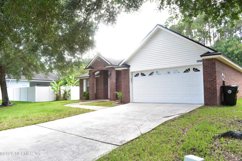 4 bedroom Single Family Residence at 3204 Wandering Oaks Drive, Natures Hammock, Orange Park — photo 2