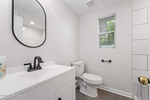 6144 Robbins Circle, Jacksonville FL - photo 19 of 27
