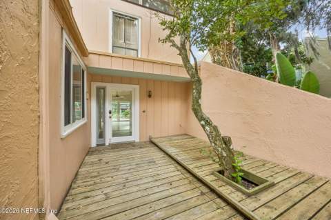 2724 Cove View Drive, Jacksonville FL - photo 10 of 72