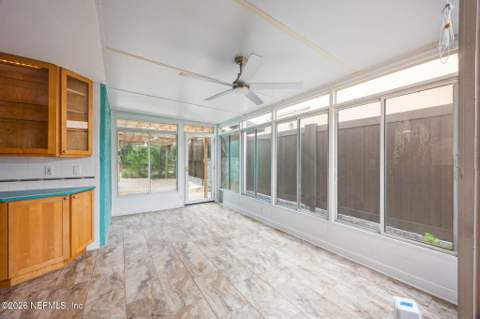 2724 Cove View Drive, Jacksonville FL - photo 19 of 72