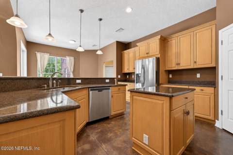 241 Pioneer Trail, Palatka FL - photo 14 of 85