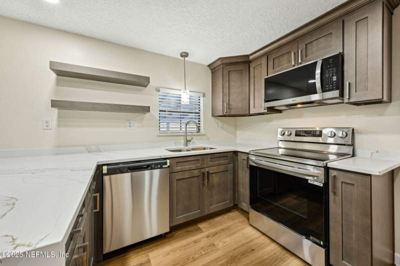 3 bedroom Mobile Home at 7611 McCowan Drive, Duclay Forest, Jacksonville — photo 3