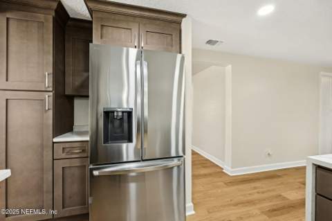 7611 McCowan Drive, Jacksonville FL - photo 17 of 40