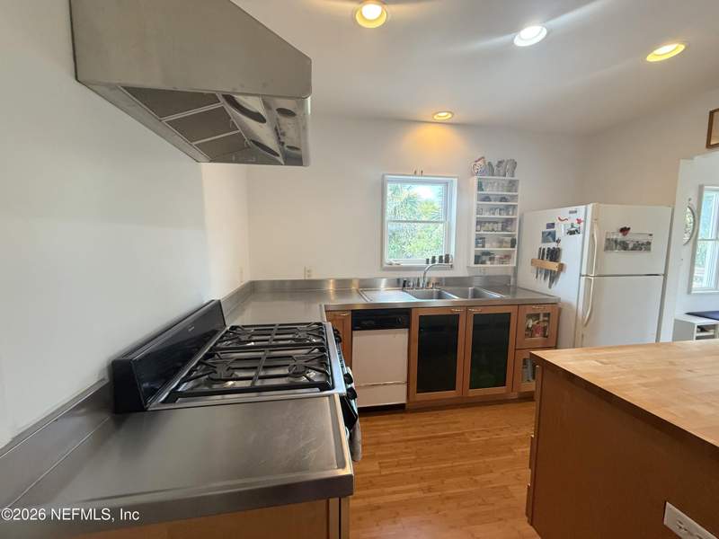 4 bedroom Single Family Residence at 115 Azalea Place, Neptune, Neptune Beach — photo 5