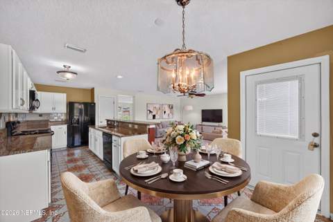 2282 Justin Lake Drive, Jacksonville FL - photo 12 of 32