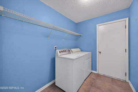 2282 Justin Lake Drive, Jacksonville FL - photo 24 of 32