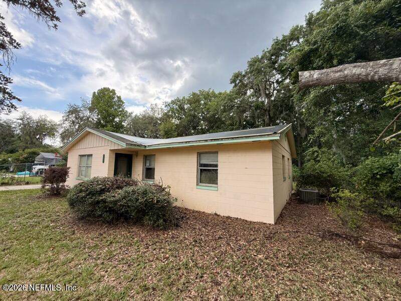 3 bedroom Single Family Residence at 107 Woodlawn Road, St Johns Riverside Ests M, Satsuma — photo 2