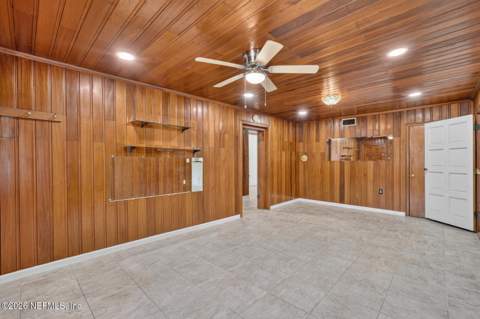 131 Dunn Avenue, San Mateo FL - photo 11 of 44