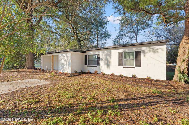 4 bedroom Single Family Residence at 2341 Lake Lucina Drive, Lake Lucina, Jacksonville — photo 3