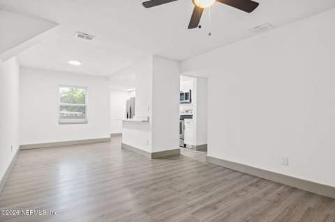 2341 Lake Lucina Drive, Jacksonville FL - photo 6 of 21