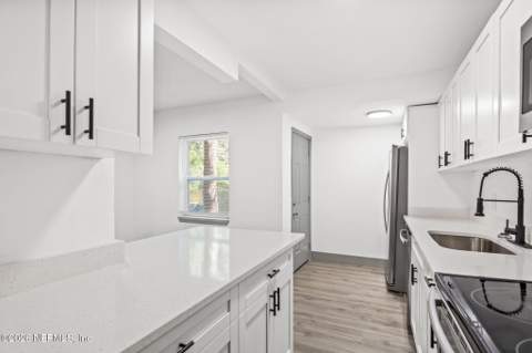 2341 Lake Lucina Drive, Jacksonville FL - photo 12 of 21