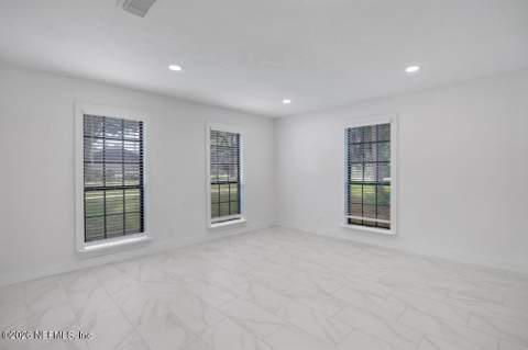 6015 Royal Estates Place, Jacksonville FL - photo 9 of 35