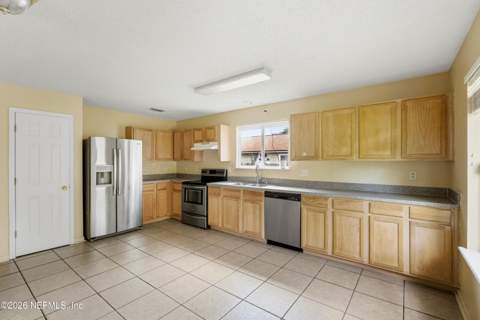 2386 Tyson Lake Drive, Jacksonville FL - photo 7 of 26