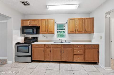 10180 Herndon Road, Jacksonville FL - photo 16 of 41