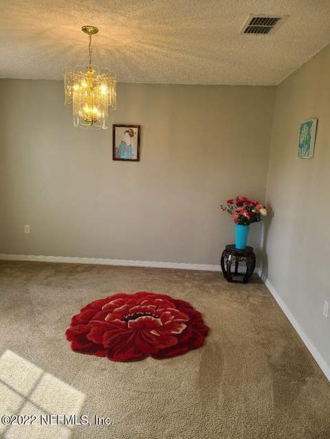 5547 Ashleigh Park Drive, Jacksonville FL - photo 9 of 32