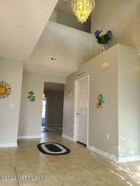 5547 Ashleigh Park Drive, Jacksonville FL - photo 11 of 32
