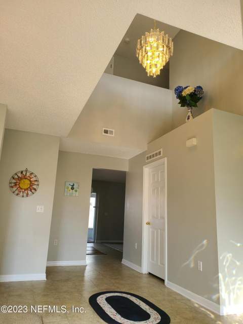 5547 Ashleigh Park Drive, Jacksonville FL - photo 12 of 32