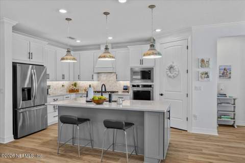 10947 Town View Drive, Jacksonville FL - photo 9 of 93
