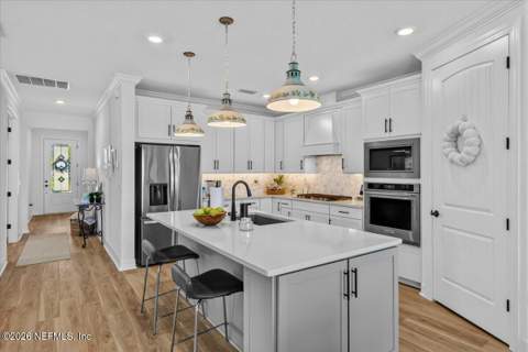 10947 Town View Drive, Jacksonville FL - photo 10 of 93