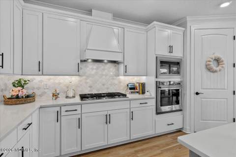 10947 Town View Drive, Jacksonville FL - photo 12 of 93