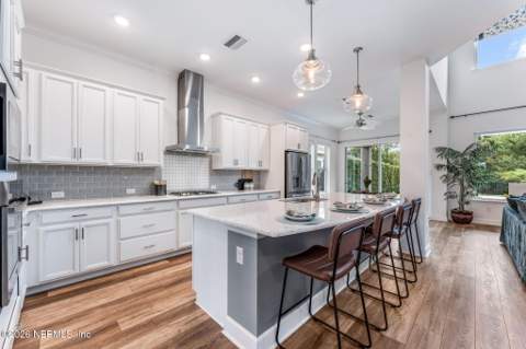 10515 Aventura Drive, Jacksonville FL - photo 8 of 49