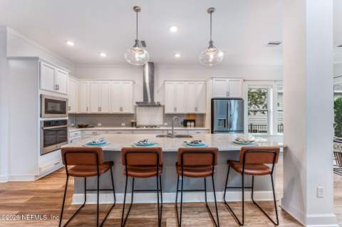 10515 Aventura Drive, Jacksonville FL - photo 9 of 49