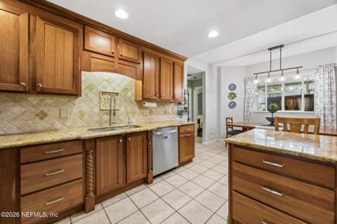 11563 Sedgemoore Drive, Jacksonville FL - photo 15 of 36