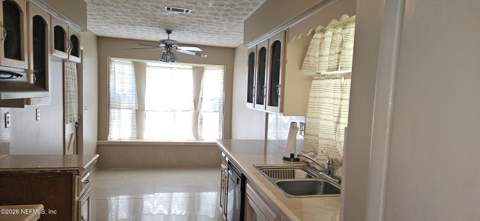 3839 Fernglen Drive, Jacksonville FL - photo 7 of 31