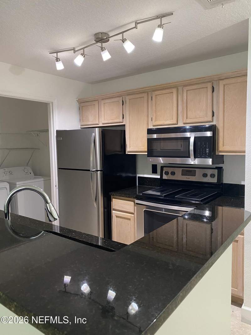 1 bedroom Condominium at 7701 Timberlin Park Boulevard #524, Villas Of Timberlin, Jacksonville — photo 5