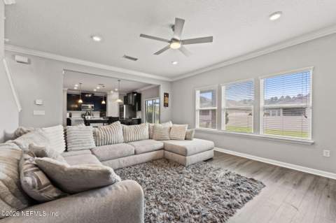 7155 Claremont Creek Drive, Jacksonville FL - photo 9 of 34