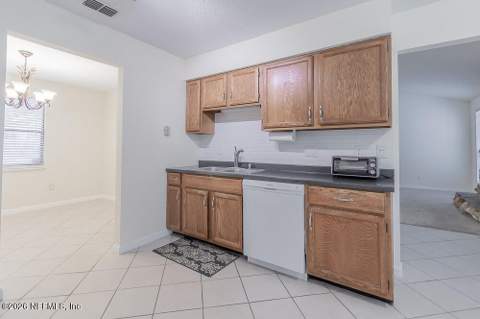 3653 Newcastle Creek Drive, Jacksonville FL - photo 8 of 36