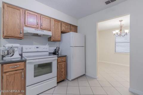 3653 Newcastle Creek Drive, Jacksonville FL - photo 9 of 36